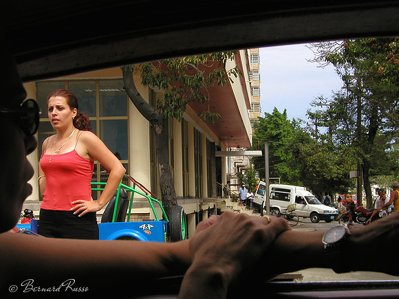 Femme en rouge