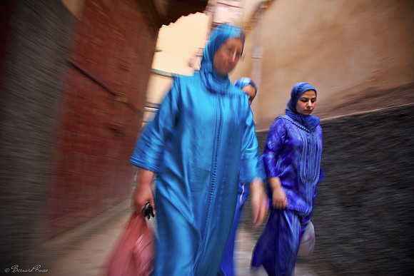 Trois femmes en bleu
